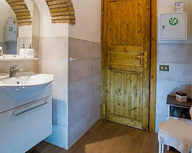 Pettinary Village Oda ve Kahvaltı 4*