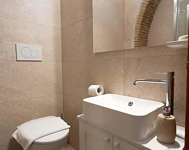 Pettinary Village Oda ve Kahvaltı 4*
